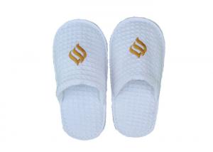 China White Waffle Disposable Hotel Slippers Hotel Guest Room Slippers For Adults on sale