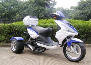 China 3 Wheel 50cc Scooter With Rear Box , 3 Wheeler Motorcycle With Big Head Light factory