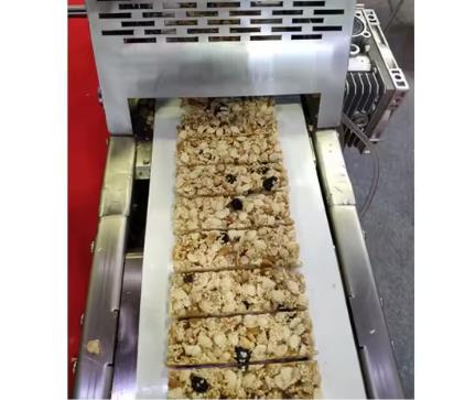 SS304 Puffing Rice / Cereal Bar Forming Machine With Buckwheat Nuts Material
