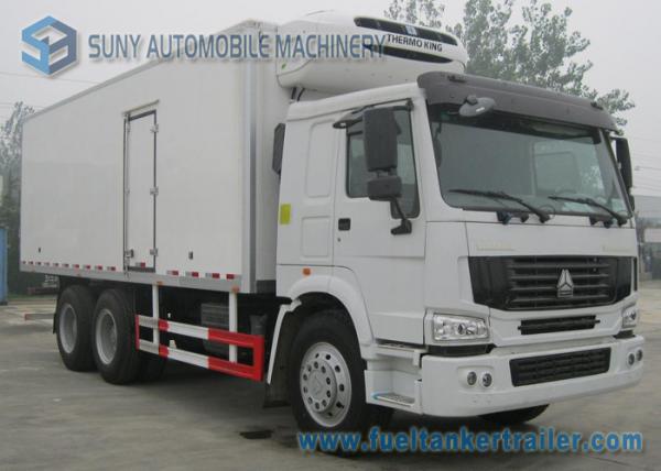 China 30 T Refrigerated Box Truck CNHTC Sinotruk HOWO 6x4 Heavy 336 HP factory