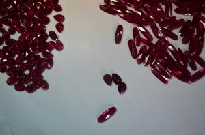 China Oval Cut ruby prices carat Created ruby stones ,rose color glass gems on sale