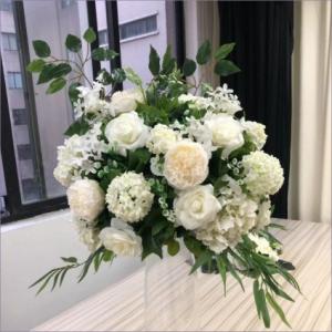 China Fake Balls Wedding Artificial Flower For Sale Customized Wedding Table Centerpieces factory