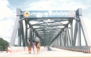 China Prefabricated Steel Truss Pedestrian Bridge Long Service Life on sale