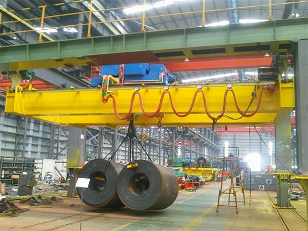 A1-A8 Customized Double Girder Eot Crane 10ton High Lifting Speed With Electric Hoist