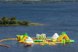 China Customized Inflatable Water Park Equipment Bay Gardens Splash Island Water Park factory