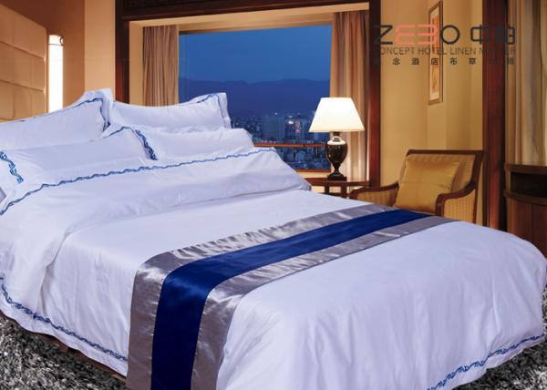 China Disposable Hotel Bed Linen Oxford Style With 115GSM,200TC And Polycotton factory