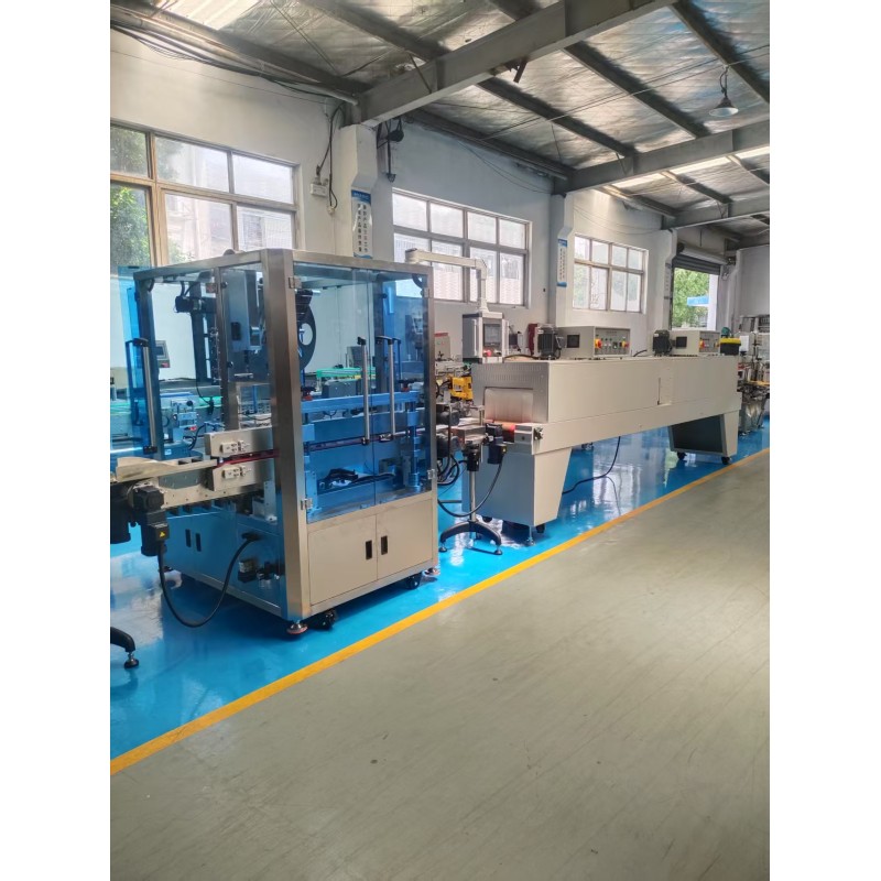 Automatic Horizontal Shrink Sleeve Labeling Machine with Steam Tunnel