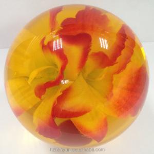 China Skyringe Resin Craft Paperweights , Dia8cm Gift Paperweight factory