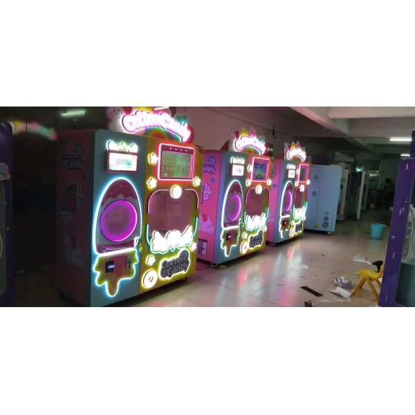 PlayFun Custom Commercial Multi-Language Easy to Operate Touch Screen Fully Automatic Cotton Candy Vending Machine Robot
