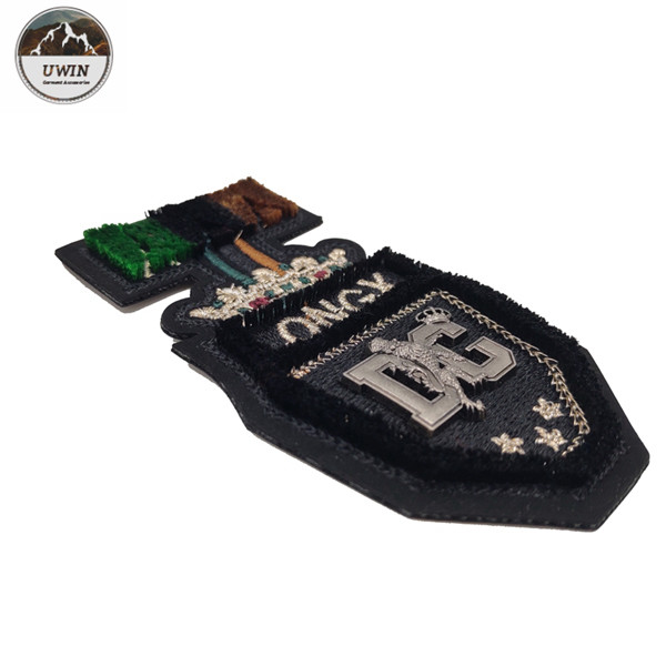 High Density Custom Made Embroidered Patches 3D Royal Customized Logo