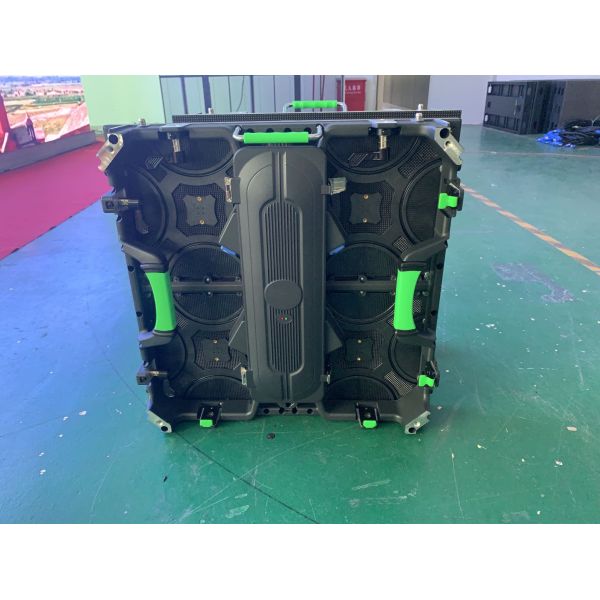 High Definition 84x84dots Full Color LED Display 100hz R1G1B1 Pixel Configuration 350W/m2